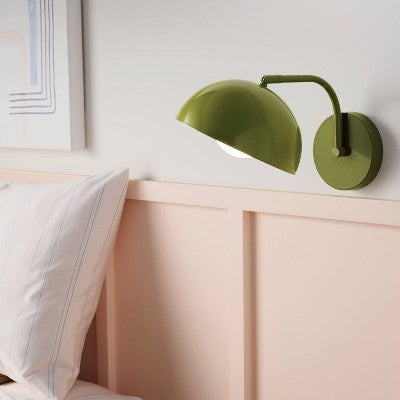 Metalowa kinkietowa lampa kopułowa